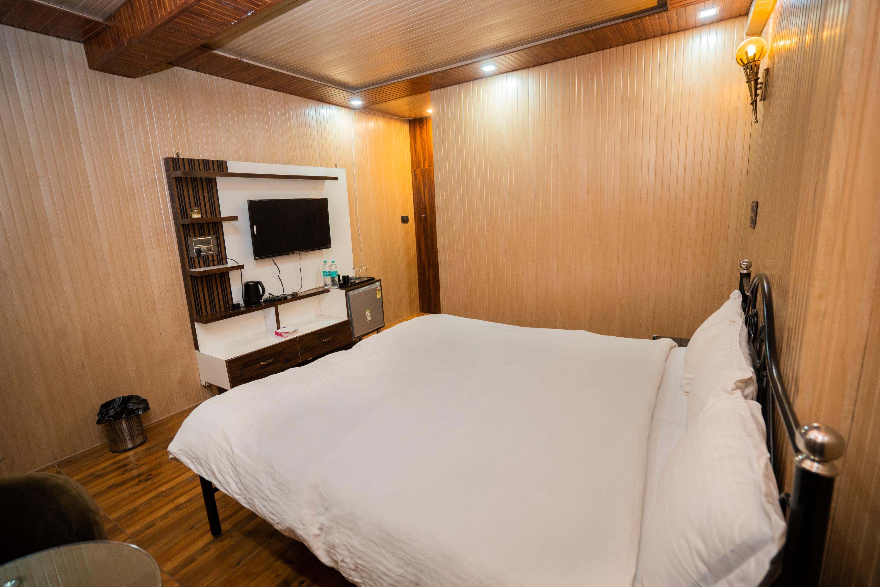 Cabin 1 Image 6